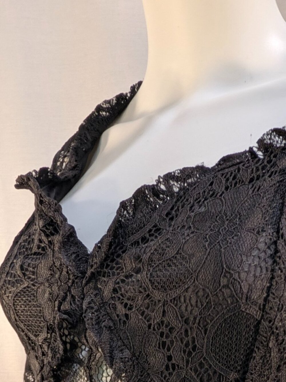 New York & Company Black Lace Dress XXL Sheer Midriff Long Sleeve Cocktail NWOT - Picture 3 of 16